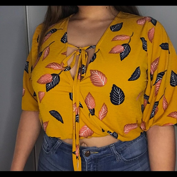 Women clothes - Picture 1 of 6